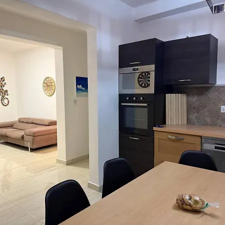 Seaside Haven Bbq Near D Square * St. Paul's Bay